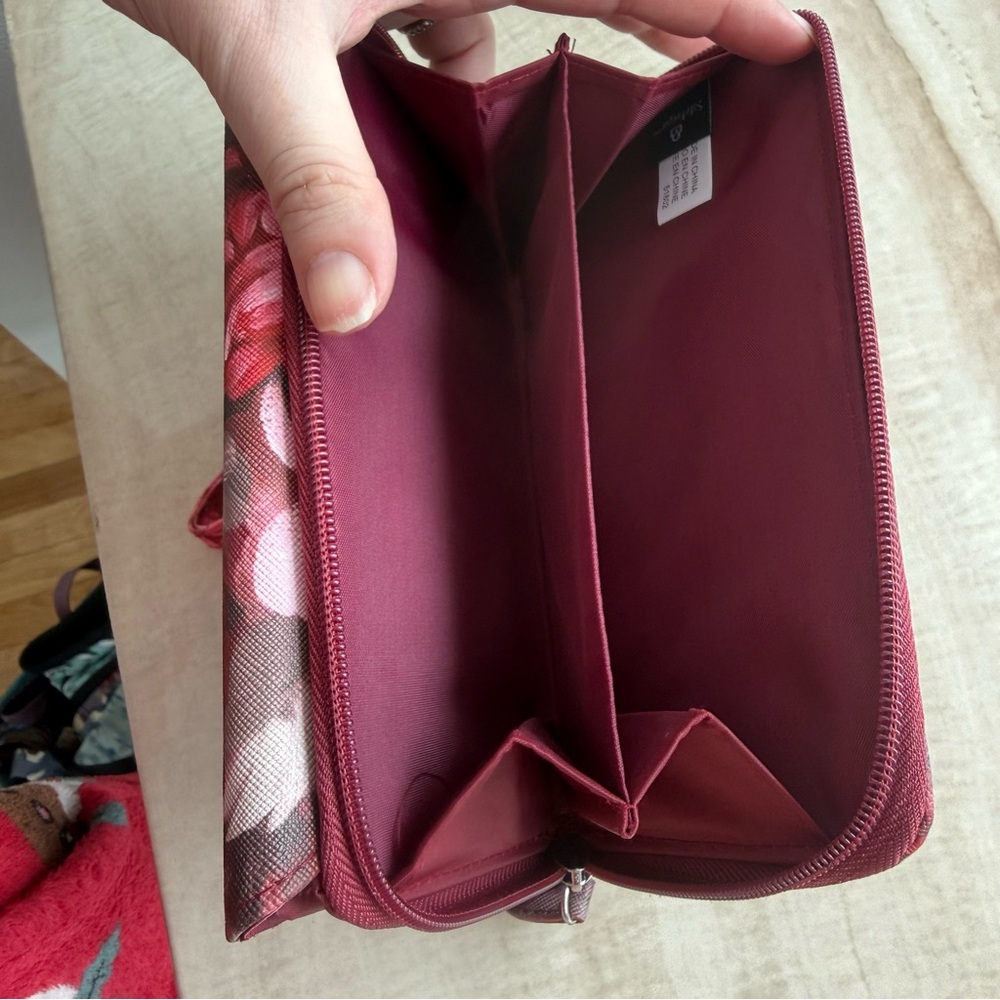 Mundi Red and Pink Floral Wristlet - Picture 6 of 9